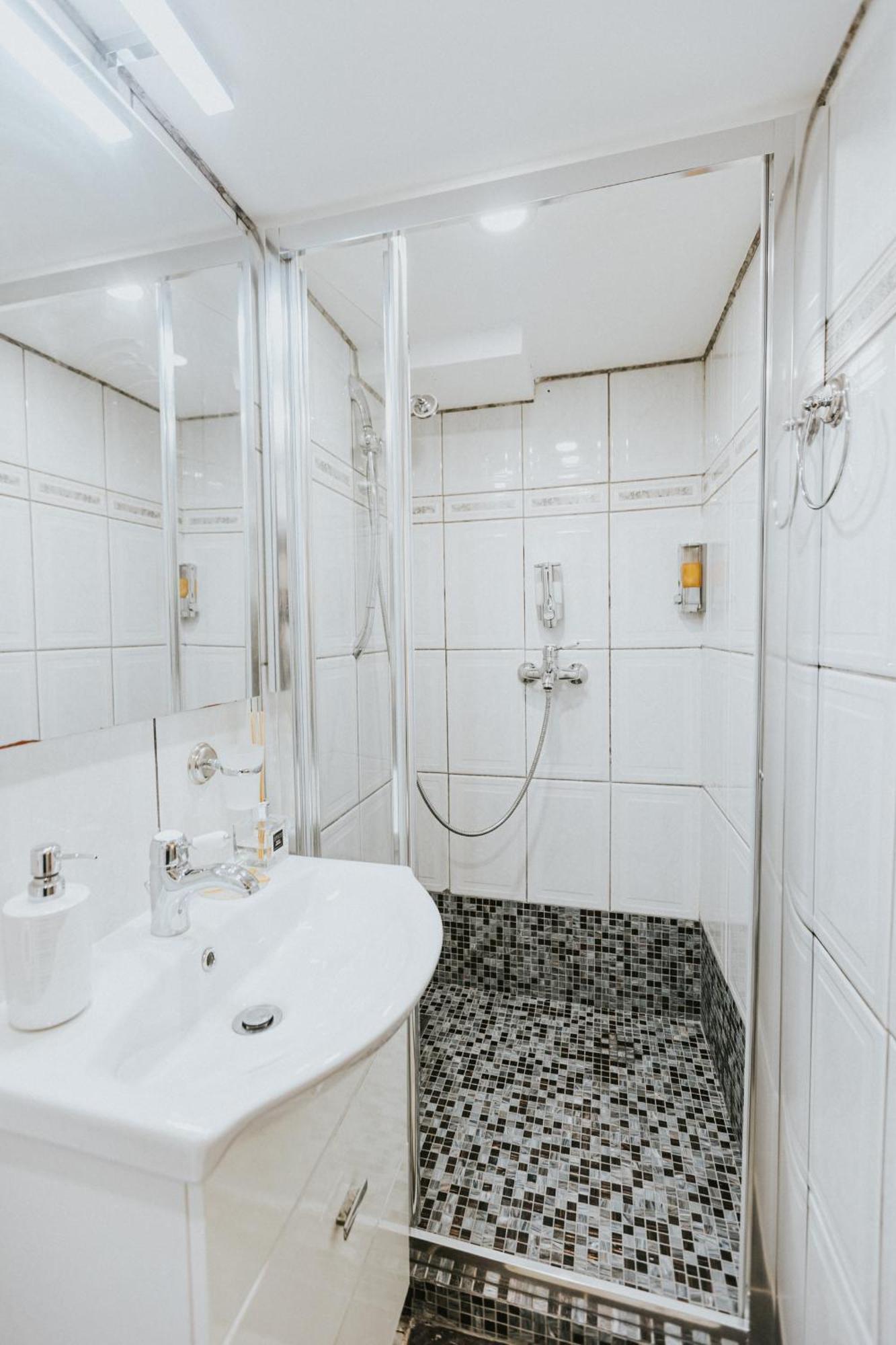 Republicii Rustic Apartament In Brasov City Center Kültér fotó